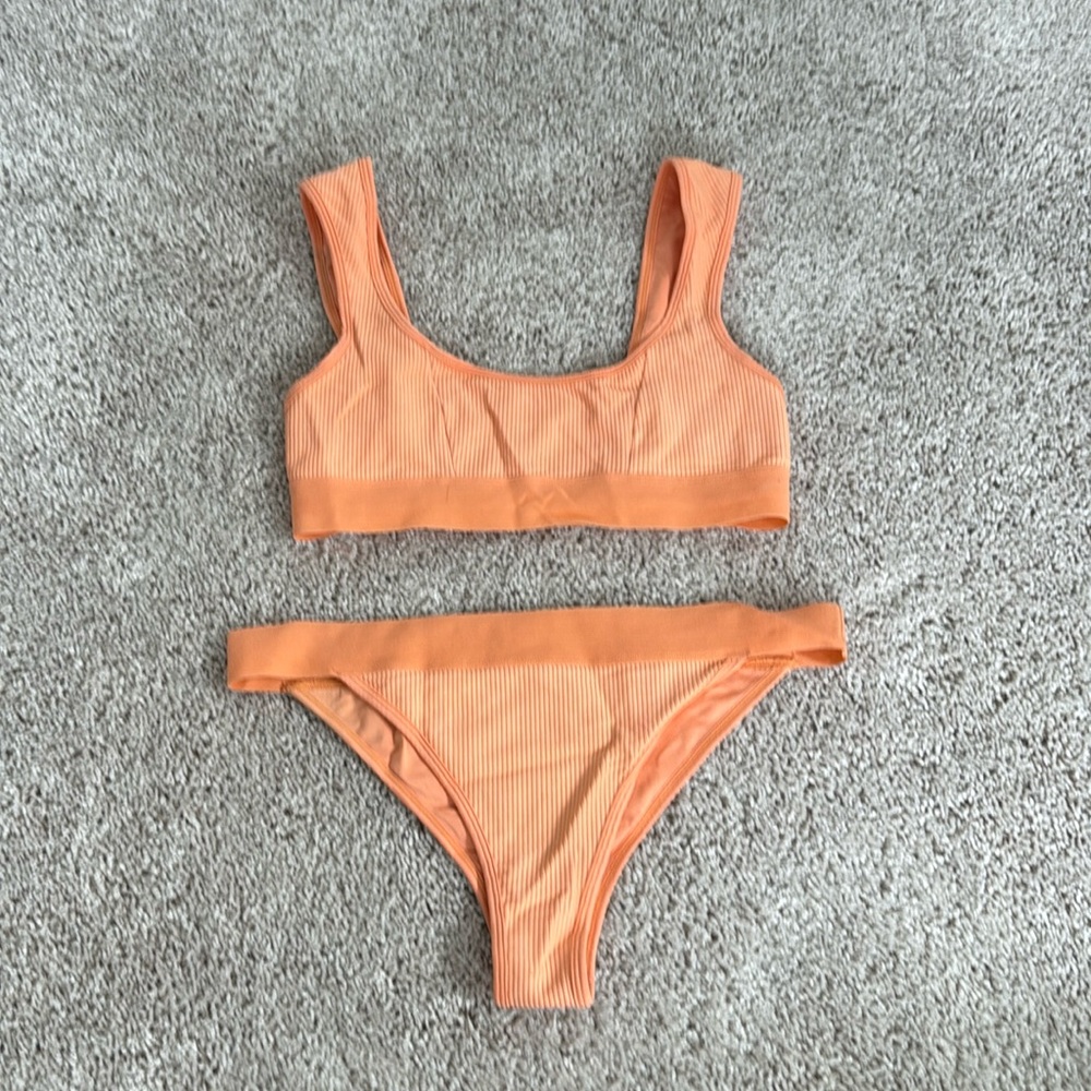 Frankie’s bikini set 🧡🍑🍊